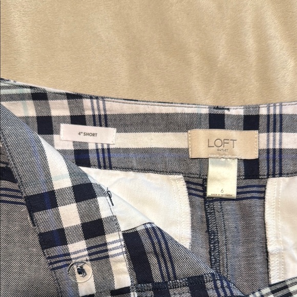 Loft size 6 Blue Plaid Shorts - Picture 5 of 5